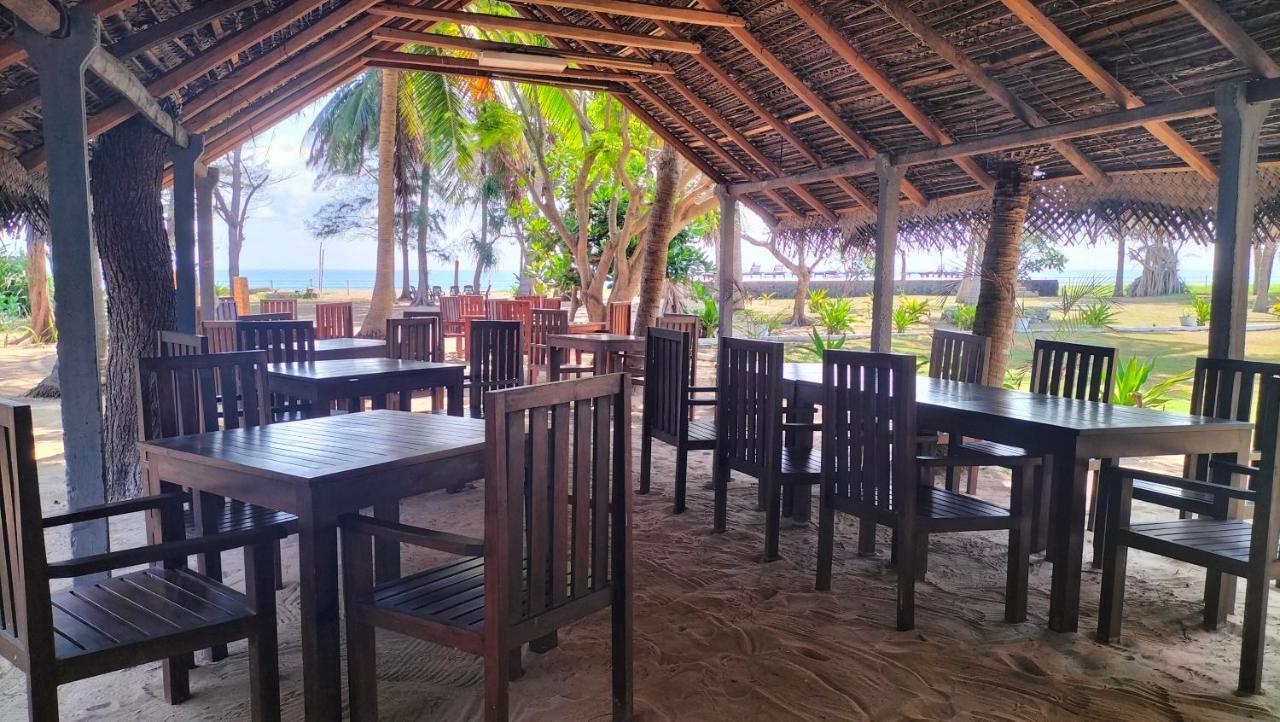 Hotel Coral Bay تريكونامالاي المظهر الخارجي الصورة